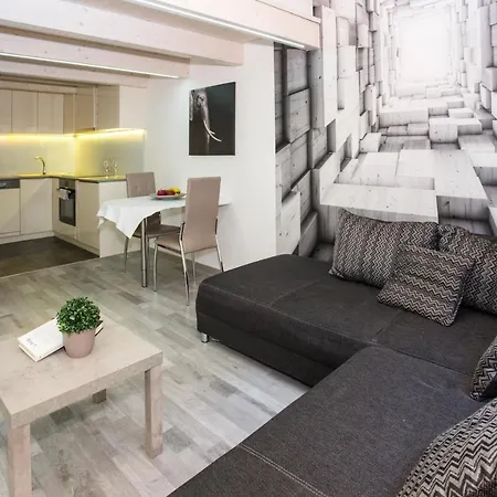 Mangold Apartment *